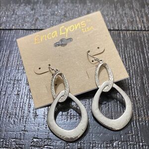 NWOT Erica Lyons Silver Tone Pierced Dangle Earrings!